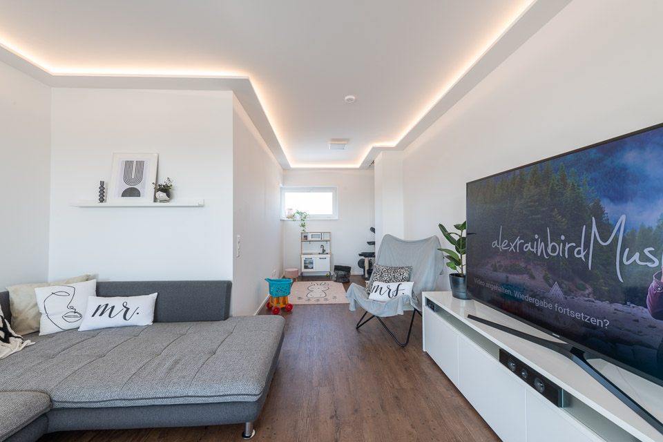 Schlafzimmer mit indirektem Licht